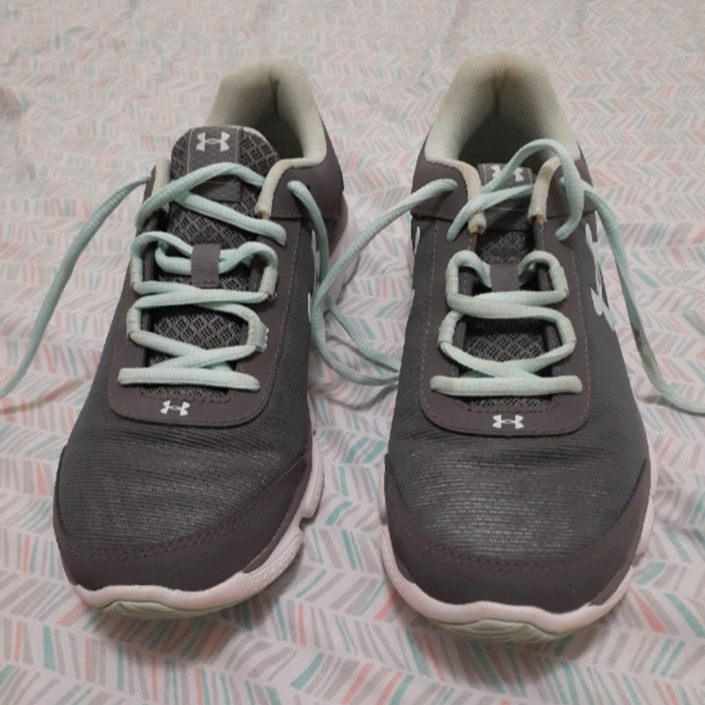 Women's Under Armour shoes size 9